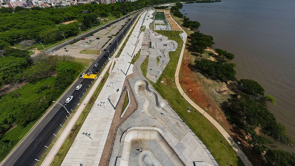 A Maior pista de skate da América Latina com os tradicionais bancos de IPANEMA.