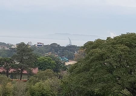 Terreno no bairro Guarujá em Porto Alegre - Cód. 10047