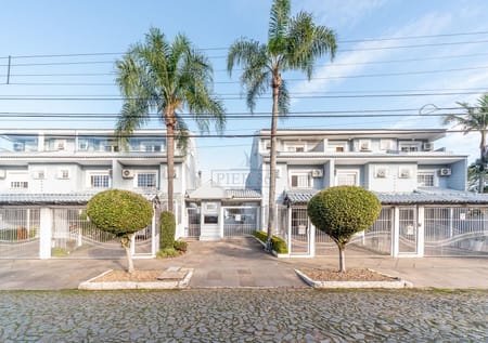 Casa em Condomínio no bairro Vila Assunção em Porto Alegre - Cód. 13683