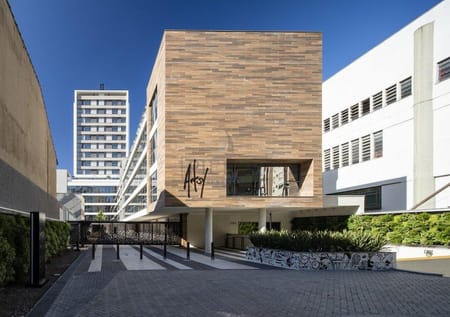 Apartamento no bairro Cidade Baixa em Porto Alegre - Cód. 2407