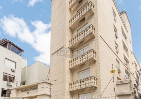 Apartamento no bairro Menino Deus em Porto Alegre - Cód. 14131