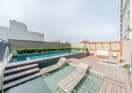 Apartamento no bairro Menino Deus em Porto Alegre - Cód. 14135