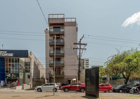 Apartamento no bairro Menino Deus em Porto Alegre - Cód. 15430