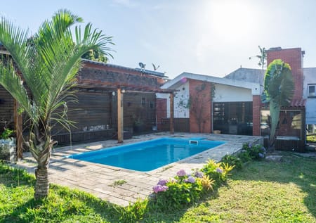 Casa no bairro Guarujá em Porto Alegre - Cód. 15541