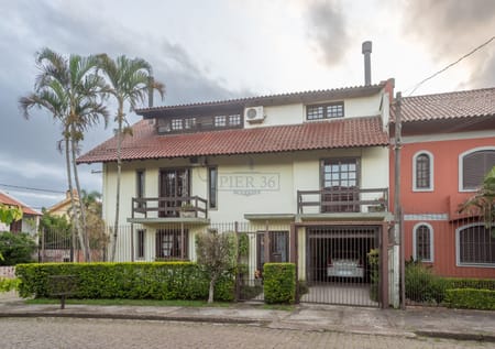 Casa no bairro Guarujá em Porto Alegre - Cód. 15882