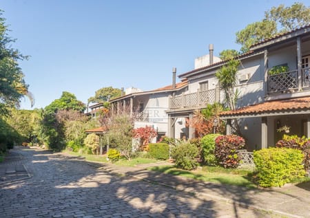 Casa em Condomínio no bairro Pedra Redonda em Porto Alegre - Cód. 16091