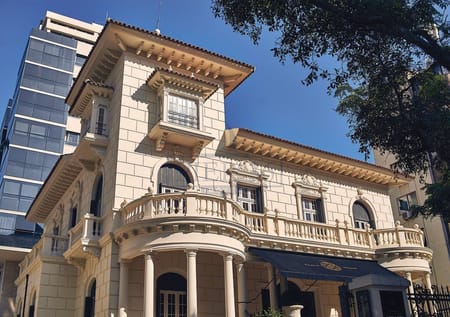 Apartamento no bairro Moinhos de Vento em Porto Alegre - Cód. 1623