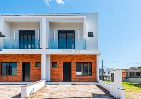 Casa em Condomínio no bairro Campo Novo em Porto Alegre - Cód. 17130