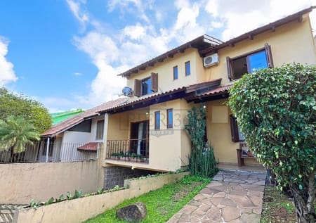 Casa no bairro Camaquã em Porto Alegre - Cód. 17173