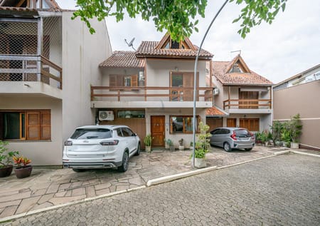 Casa em Condomínio no bairro Guarujá em Porto Alegre - Cód. 17262