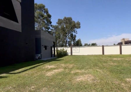 Terreno em Condomínio no bairro Sans Souci em Eldorado do Sul - Cód. 17360