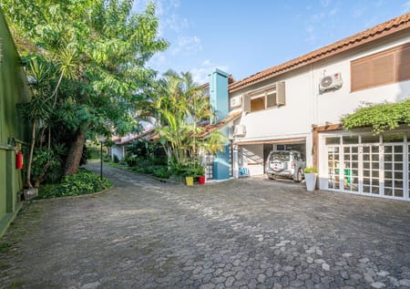 Casa em Condomínio no bairro Pedra Redonda em Porto Alegre - Cód. 17478