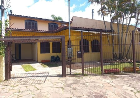 Casa no bairro Guarujá em Porto Alegre - Cód. 17499