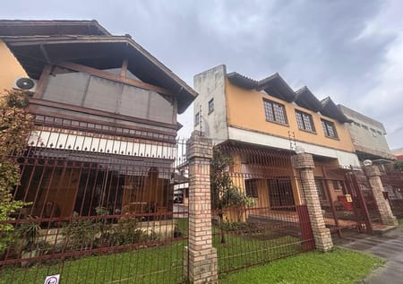 Casa em Condomínio no bairro Cristal em Porto Alegre - Cód. 17853