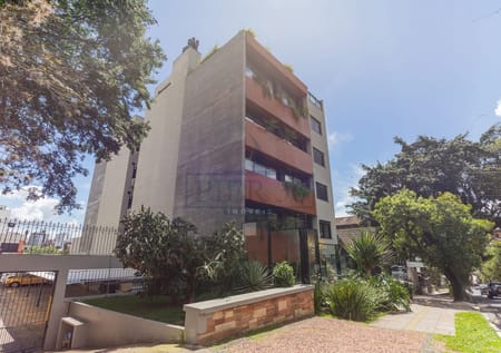 Apartamento no bairro Moinhos de Vento em Porto Alegre - Cód. 18078