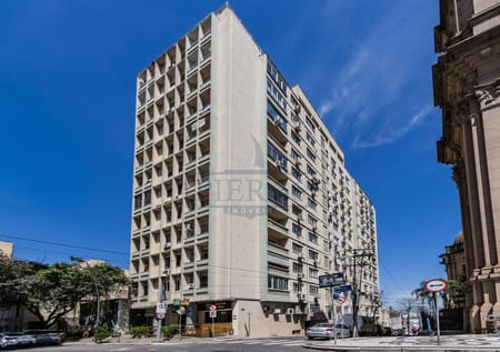 Apartamento no bairro Centro Histórico em Porto Alegre - Cód. 18089