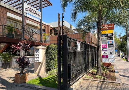 Loja no bairro Tristeza em Porto Alegre - Cód. 8398