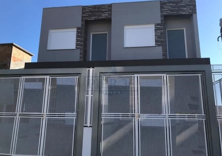 Casa no bairro Guarujá em Porto Alegre - Cód. 8705