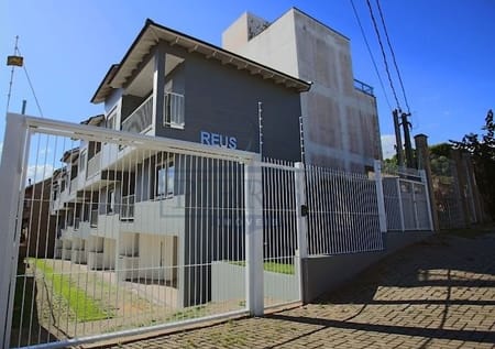 Casa em Condomínio no bairro Camaquã em Porto Alegre - Cód. 9873