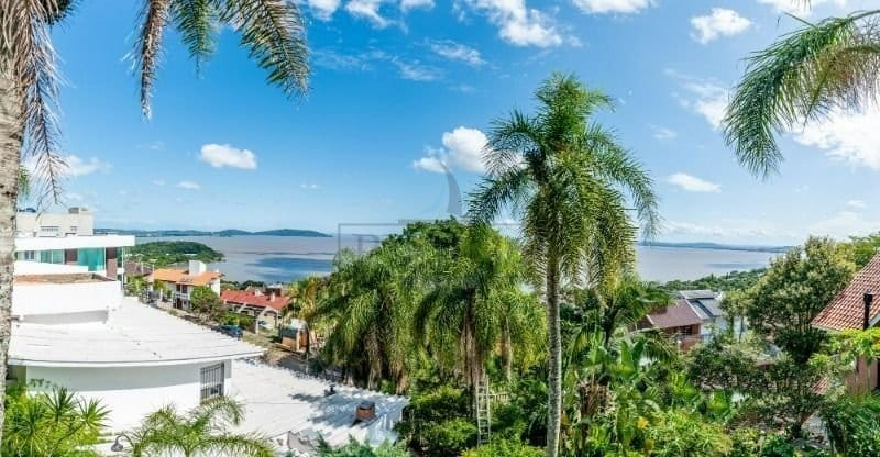 Casa à venda com 347m², 3 dormitórios, 3 suítes, 3 vagas no bairro Sétimo Céu em Porto Alegre - Foto 1