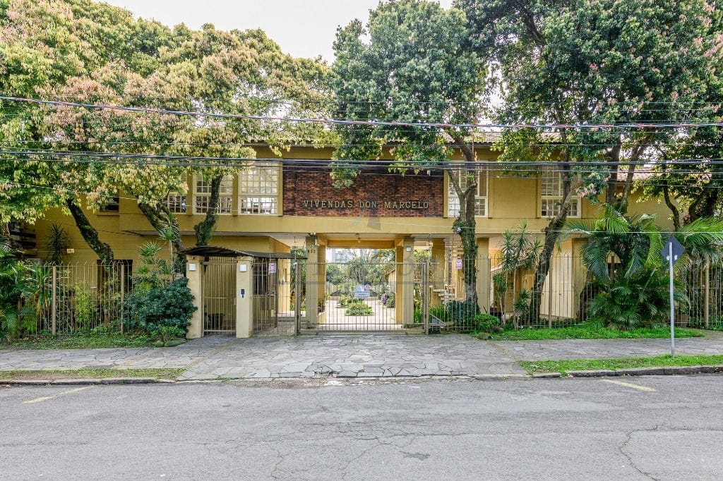 Casa em Condomínio à venda com 161m², 3 dormitórios, 1 suíte, 2 vagas no bairro Tristeza em Porto Alegre - Foto 1
