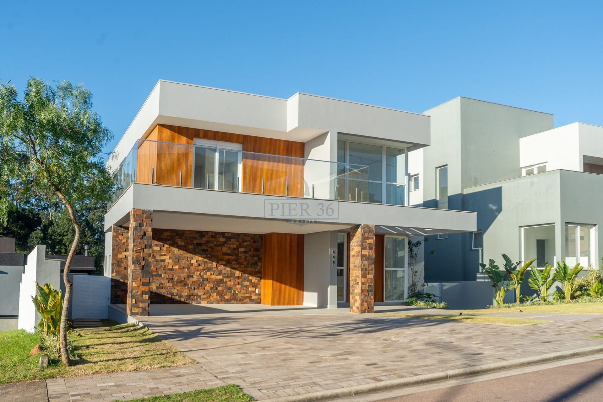 Casa em Condomínio à venda com 298m², 4 dormitórios, 4 suítes, 4 vagas no bairro Alphaville em Porto Alegre - Foto 1