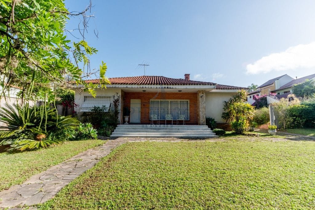 Casa à venda com 200m², 3 dormitórios, 4 vagas no bairro Jardim Isabel em Porto Alegre - Foto 1