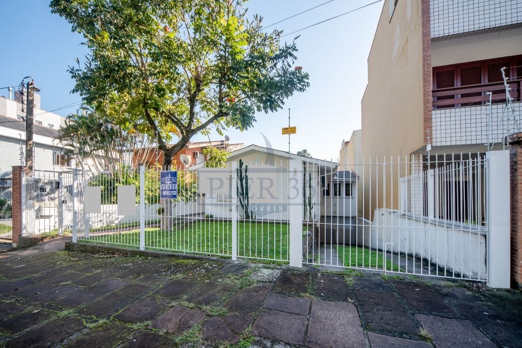 Casa à venda com 205m², 3 dormitórios, 3 vagas no bairro Tristeza em Porto Alegre - Foto 1