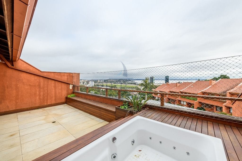 Casa em Condomínio à venda com 384m², 3 dormitórios, 1 suíte, 2 vagas no bairro Cristal em Porto Alegre - Foto 1