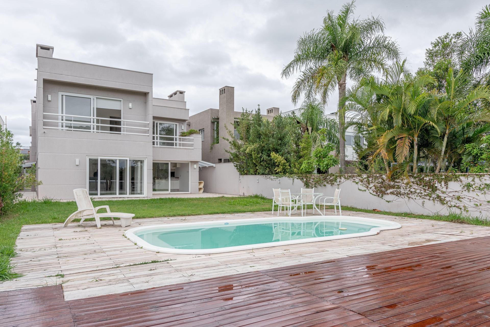 Casa em Condomínio à venda com 384m², 4 dormitórios, 4 suítes, 4 vagas no bairro Terraville em Porto Alegre - Foto 1