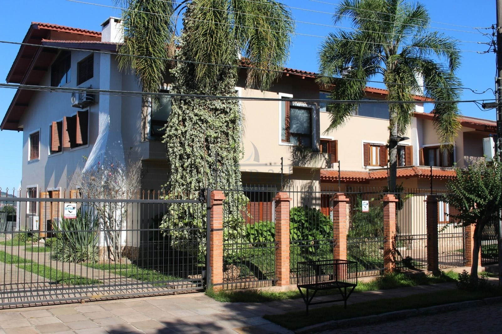 Casa à venda com 940m², 6 dormitórios, 5 suítes, 8 vagas no bairro Ipanema em Porto Alegre - Foto 1