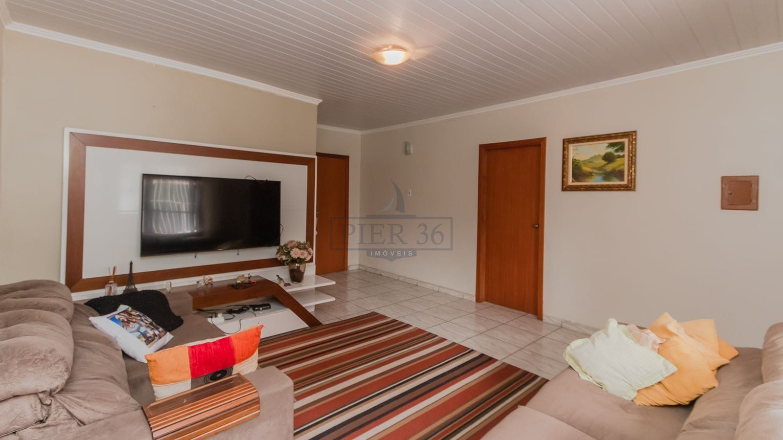 Casa à venda com 159m², 3 dormitórios, 4 vagas no bairro Tristeza em Porto Alegre - Foto 1