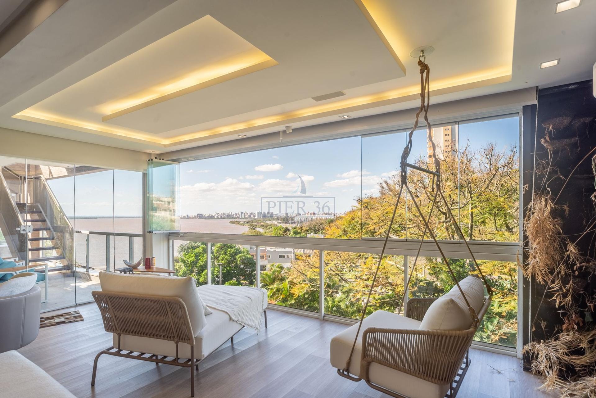 Cobertura à venda com 357m², 3 dormitórios, 3 suítes, 3 vagas no bairro Cristal em Porto Alegre - Foto 1