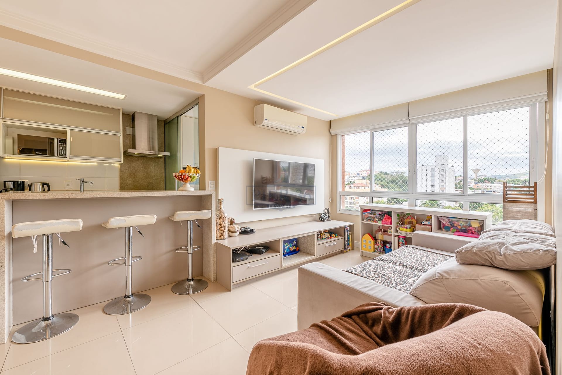 Apartamento à venda com 74m², 3 dormitórios, 1 suíte, 1 vaga no bairro Tristeza em Porto Alegre - Foto 1