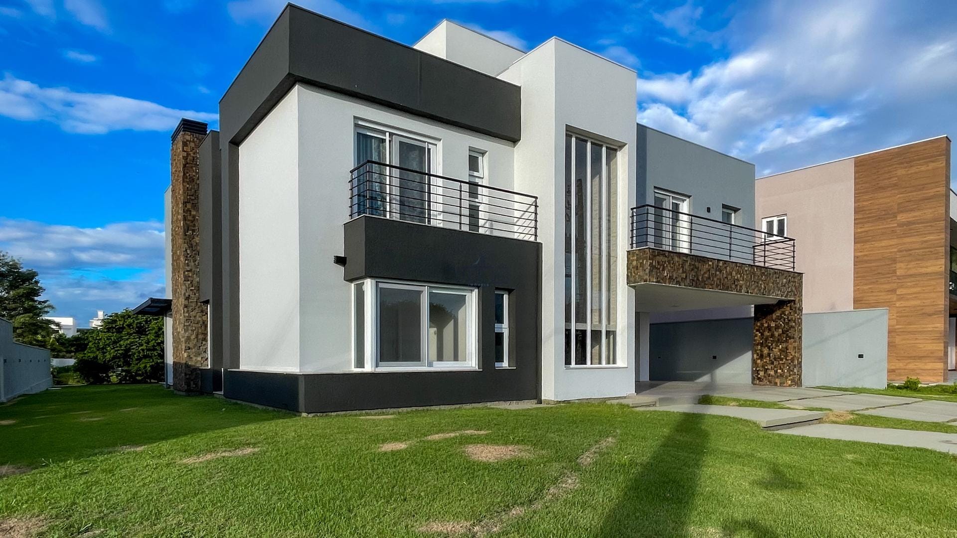 Casa em Condomínio à venda com 382m², 4 dormitórios, 4 suítes, 4 vagas no bairro Terraville em Porto Alegre - Foto 1