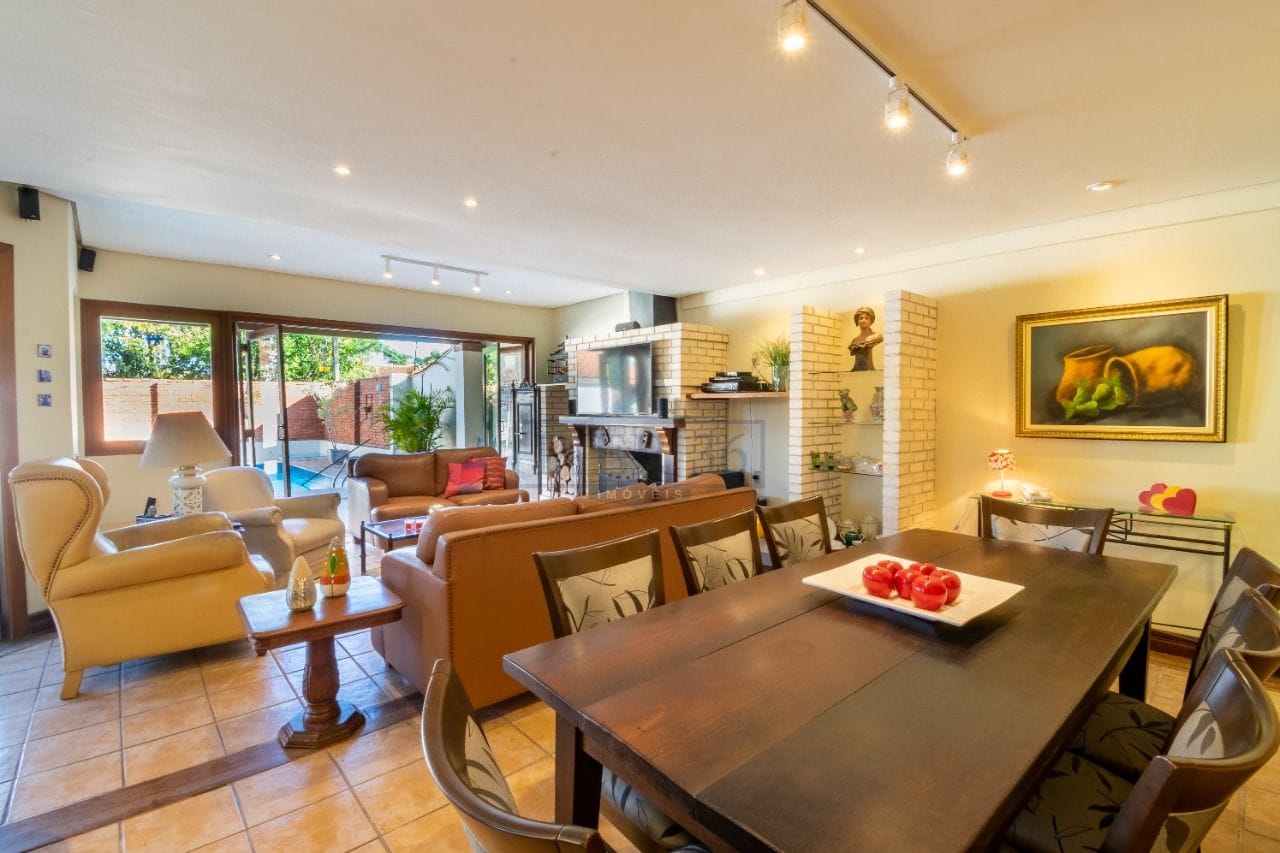 Casa à venda com 280m², 3 dormitórios, 1 suíte, 2 vagas no bairro Jardim Isabel em Porto Alegre - Foto 1