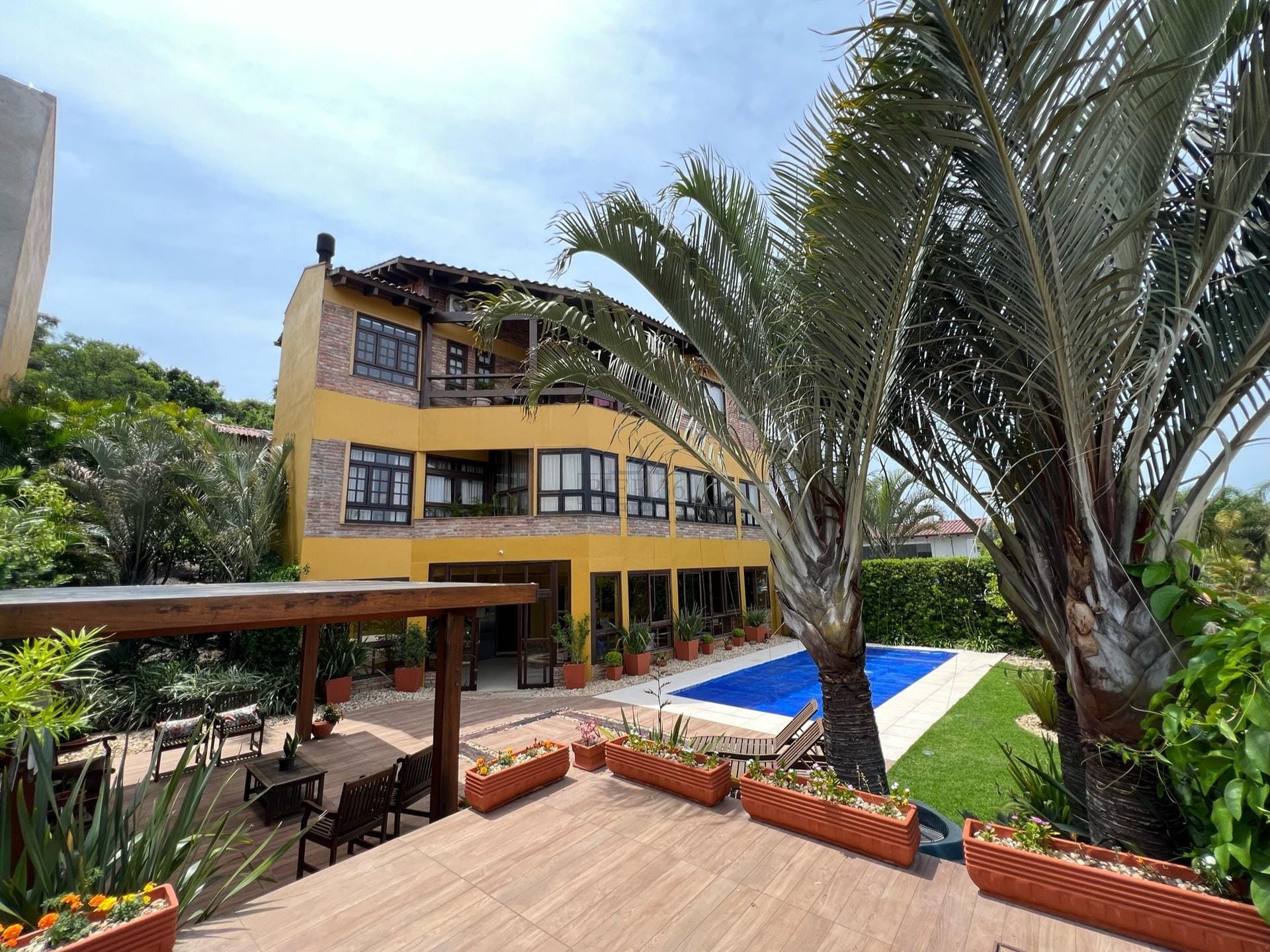 Casa à venda com 530m², 5 dormitórios, 5 suítes, 4 vagas no bairro Jardim Isabel em Porto Alegre - Foto 1