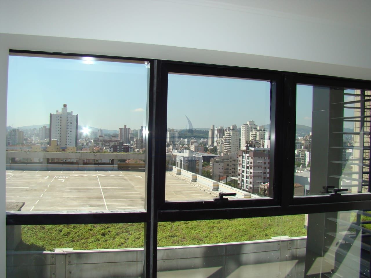 Sala à venda com 32m², 1 vaga no bairro Praia de Belas em Porto Alegre - Foto 1
