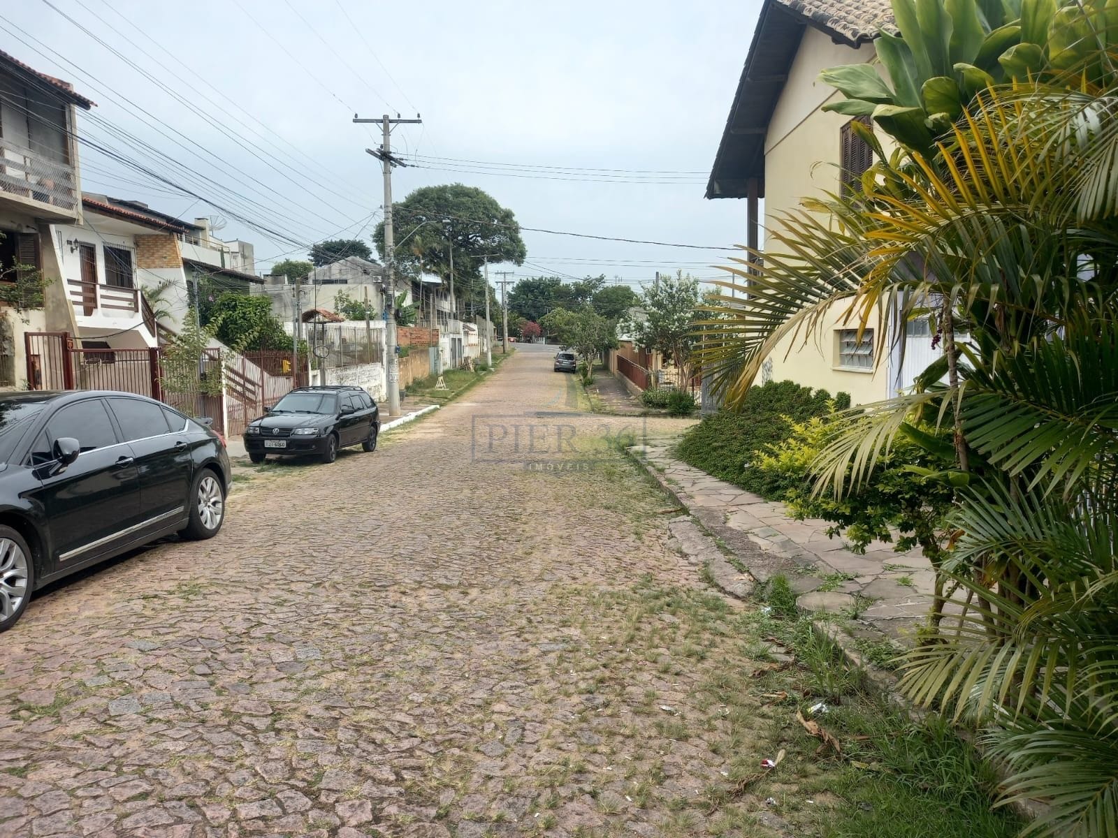 Terreno à venda com 392m² no bairro Cavalhada em Porto Alegre - Foto 1