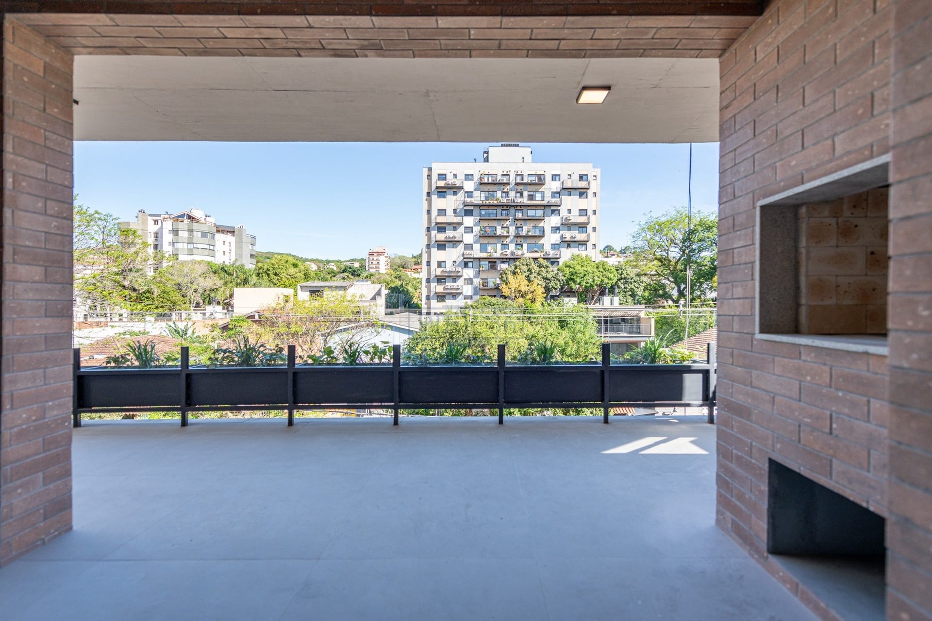 Apartamento à venda com 116m², 3 dormitórios, 1 suíte, 2 vagas no bairro Tristeza em Porto Alegre - Foto 1