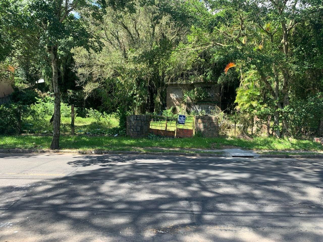 Terreno à venda com 2468m² no bairro Ipanema em Porto Alegre - Foto 1