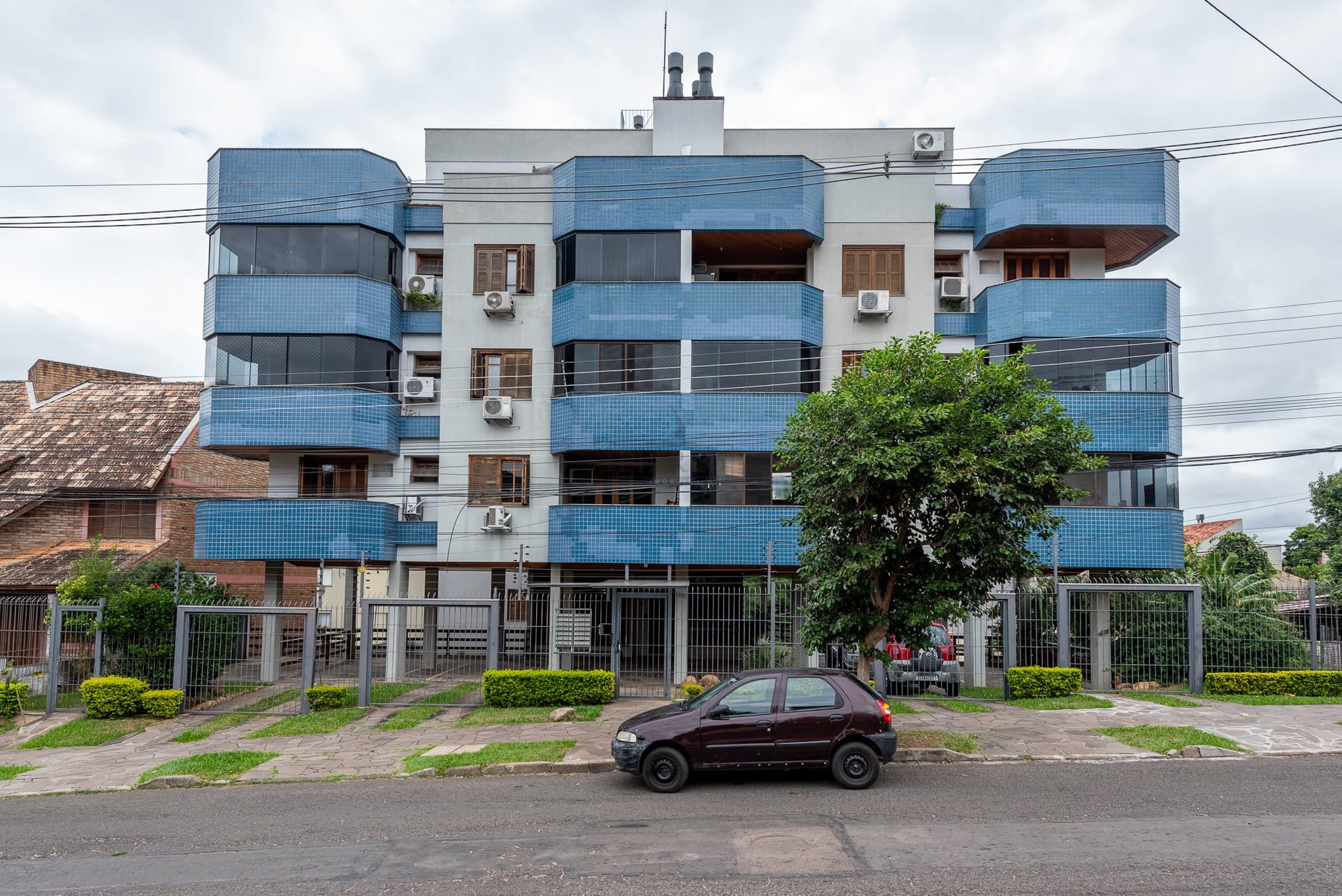 Apartamento à venda com 102m², 3 dormitórios, 1 suíte, 2 vagas no bairro Cristal em Porto Alegre - Foto 1