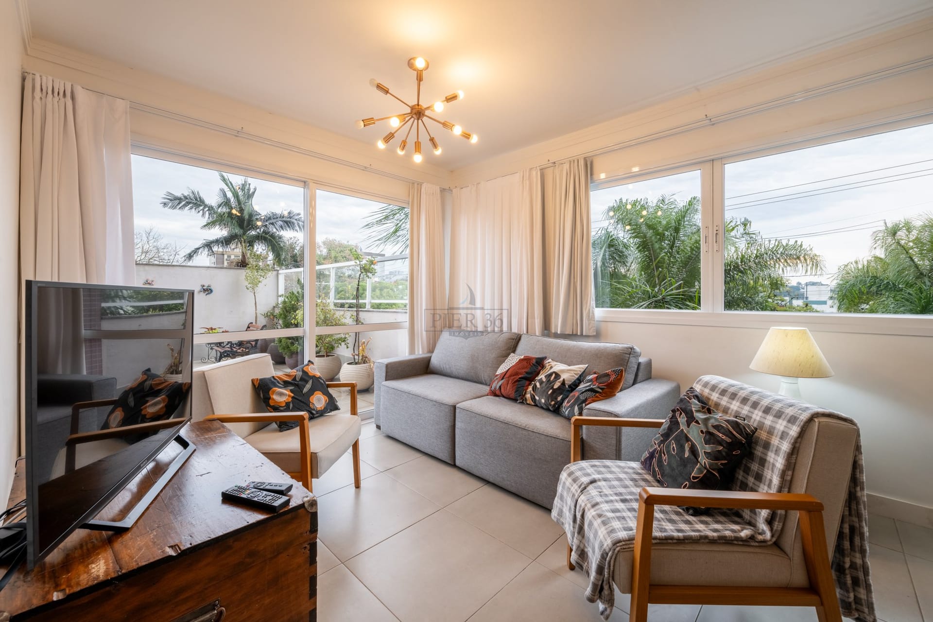 Apartamento à venda com 150m², 3 dormitórios, 3 suítes, 2 vagas no bairro Tristeza em Porto Alegre - Foto 1
