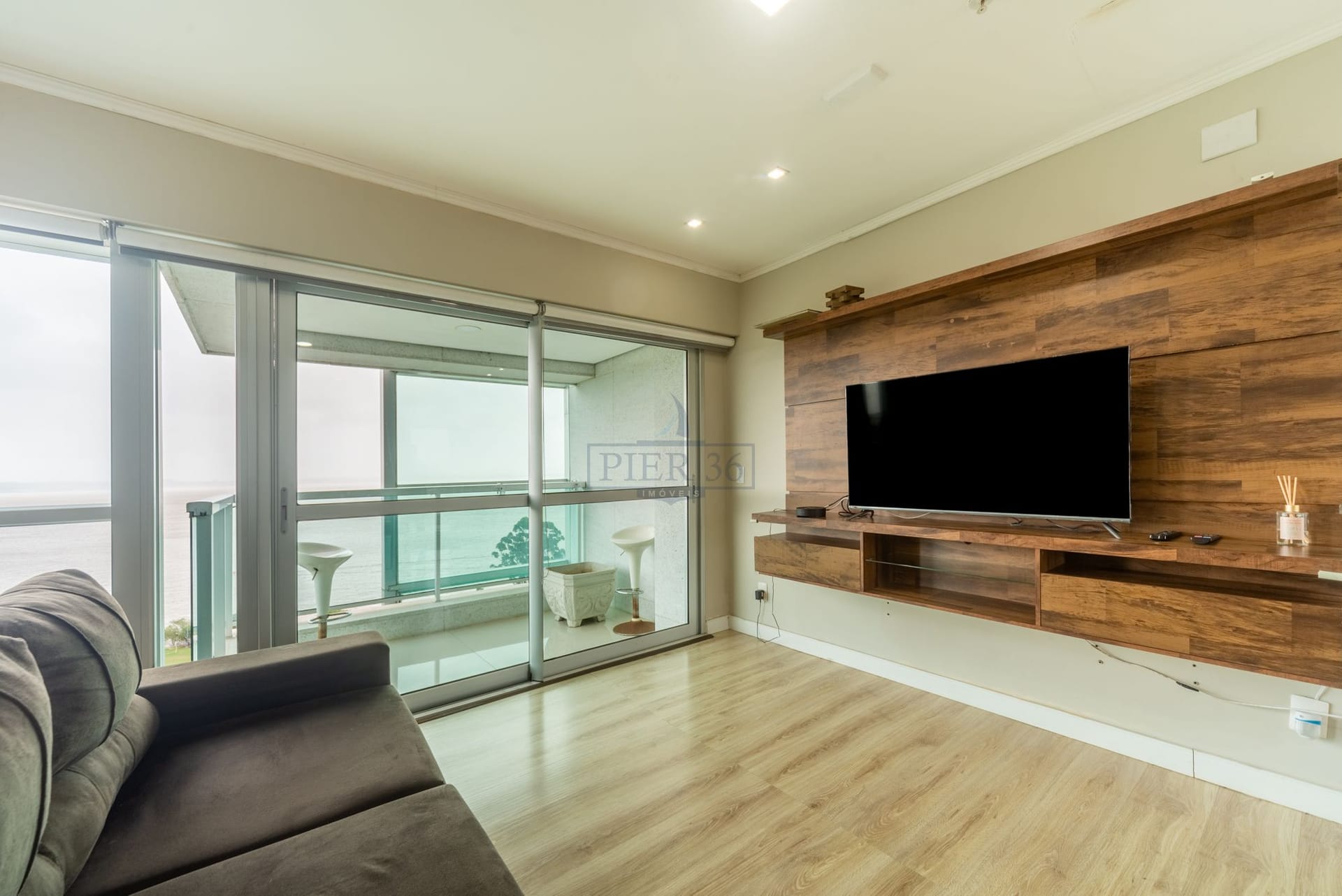 Apartamento à venda com 52m², 1 dormitório, 1 suíte, 1 vaga no bairro Cristal em Porto Alegre - Foto 1