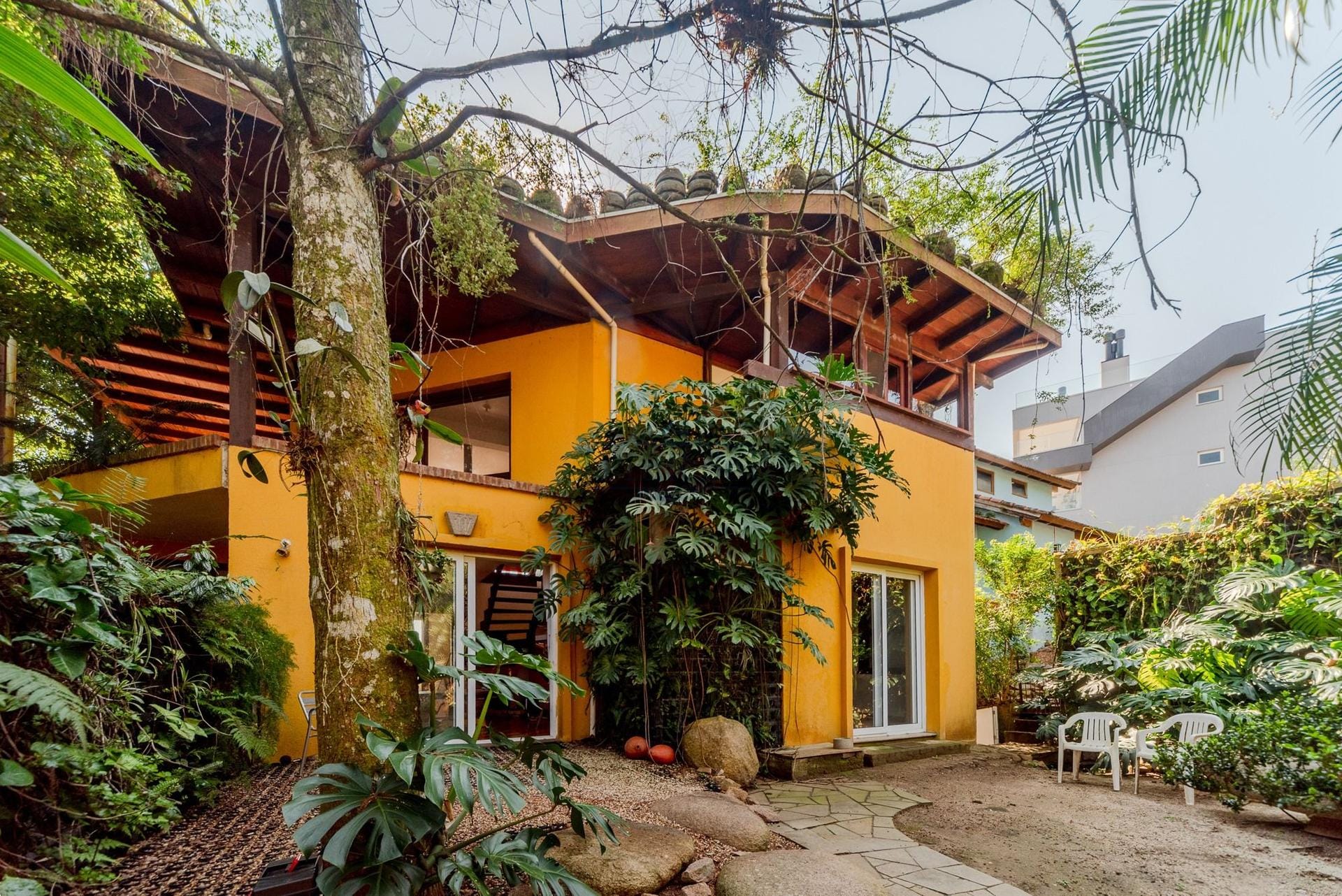 Casa à venda com 478m², 4 dormitórios, 1 suíte, 6 vagas no bairro Vila Conceição em Porto Alegre - Foto 1