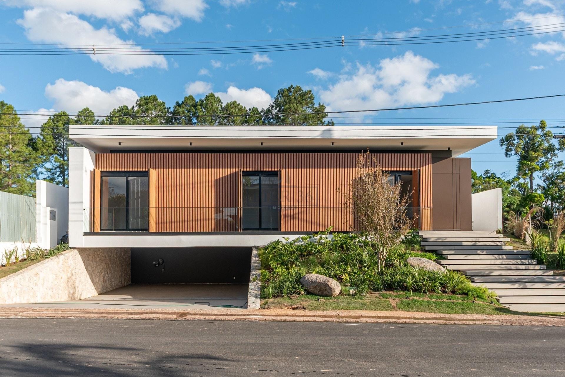 Casa em Condomínio à venda com 434m², 4 dormitórios, 4 suítes, 6 vagas no bairro Terraville em Porto Alegre - Foto 1