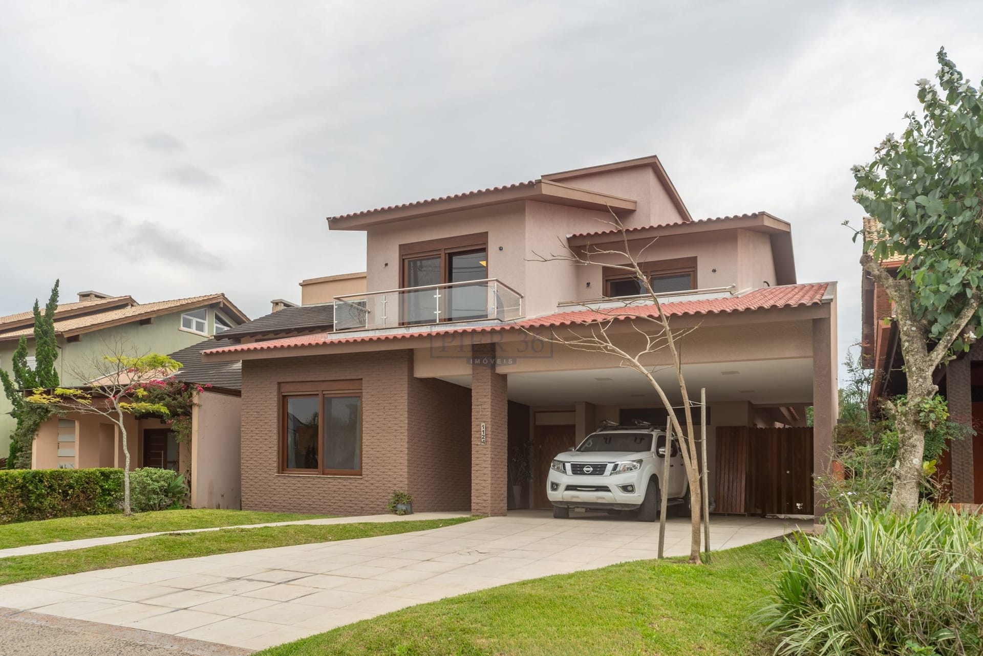 Casa em Condomínio à venda com 226m², 4 dormitórios, 4 suítes, 4 vagas no bairro Terraville em Porto Alegre - Foto 1