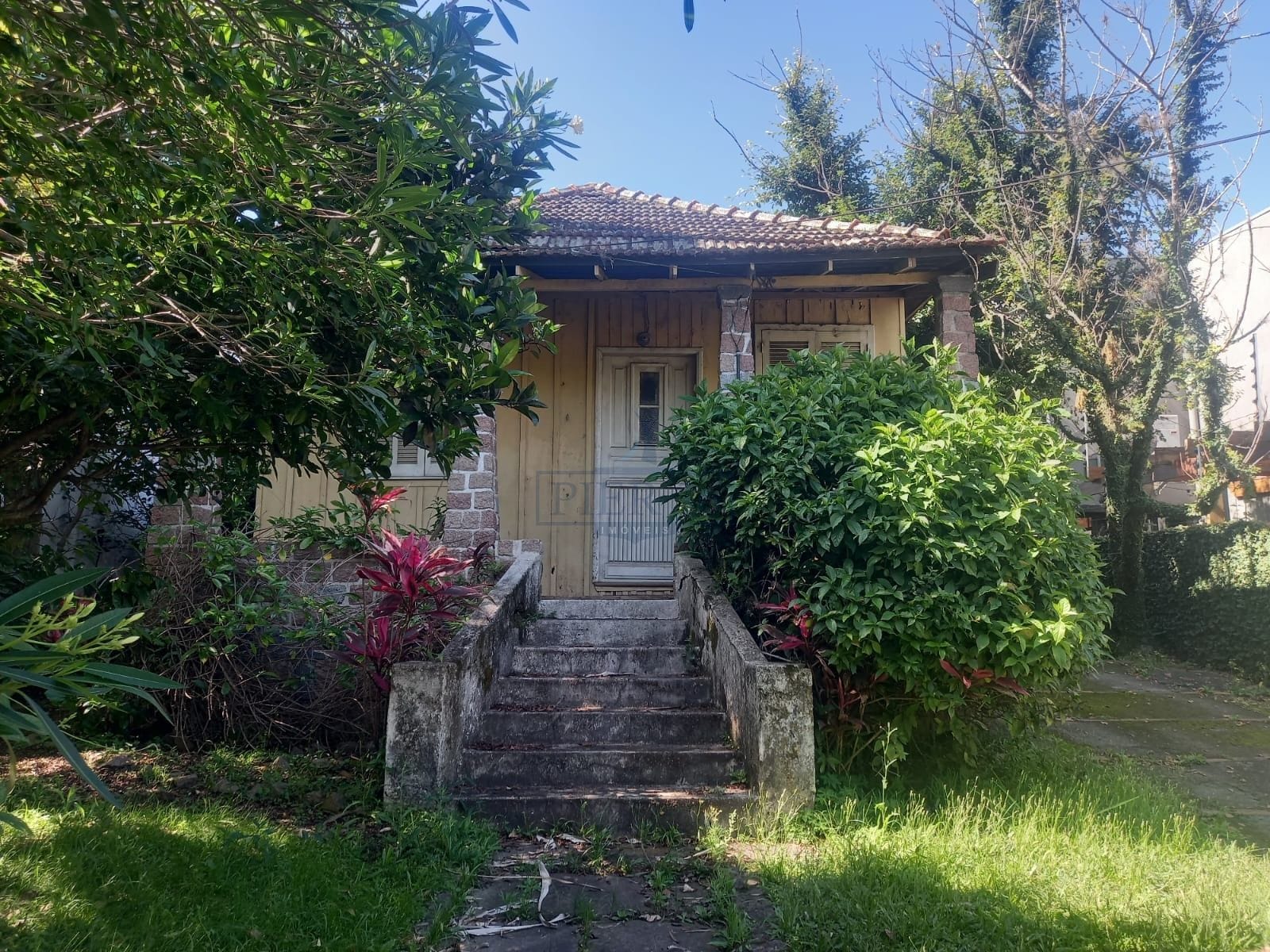Casa à venda com 439m², 2 dormitórios, 1 vaga no bairro Vila Assunção em Porto Alegre - Foto 1