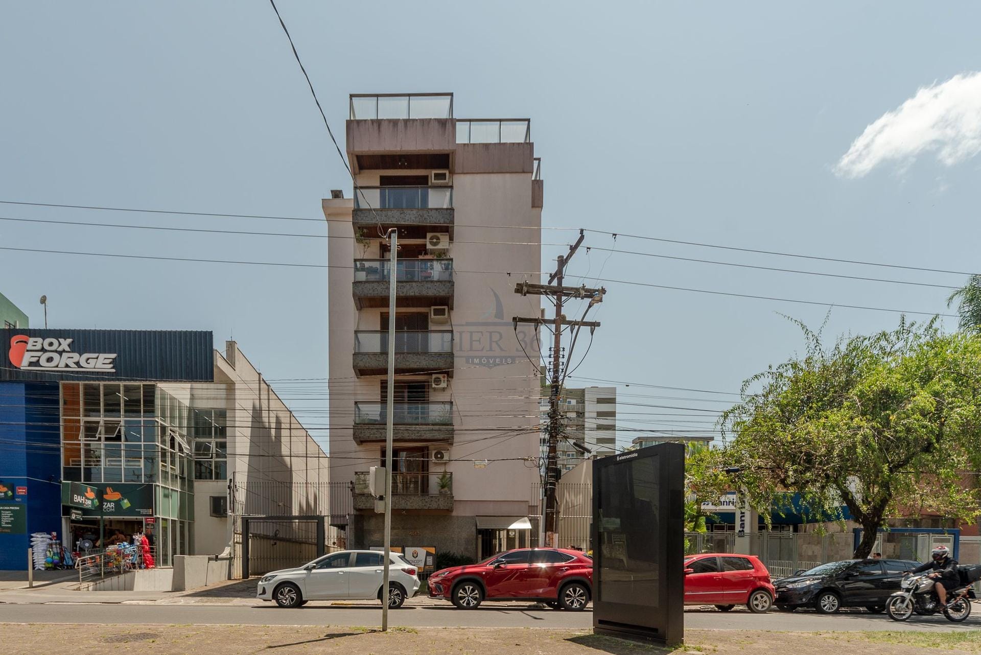 Apartamento à venda com 161m², 3 dormitórios, 1 suíte, 1 vaga no bairro Menino Deus em Porto Alegre - Foto 1