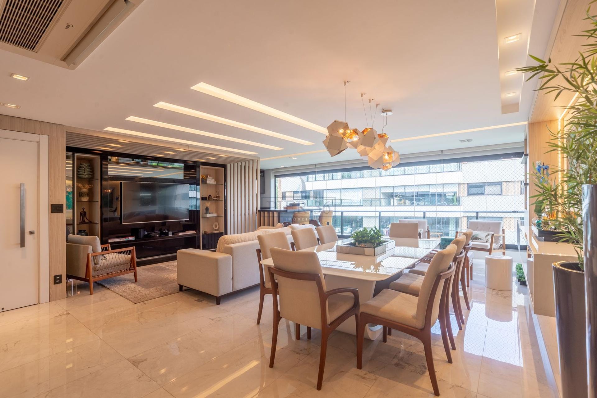 Apartamento à venda com 162m², 3 dormitórios, 3 suítes, 3 vagas no bairro Pedra Redonda em Porto Alegre - Foto 1